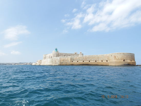 Das Castello wurde im 11 Jh. angefangen zu bauen und unter Friedrich II wurde der Bau beendet. Das Kastell ist restauriert und kann besichtigt werden.