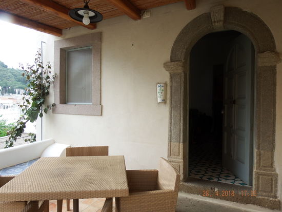 Unsere Terrasse und der Eingang