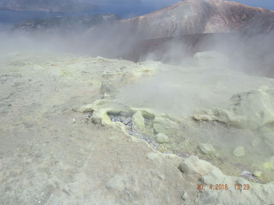 es blubbert und stinkt