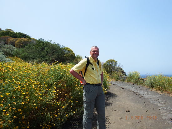 mitten durch diese bezaubernde Landschaft