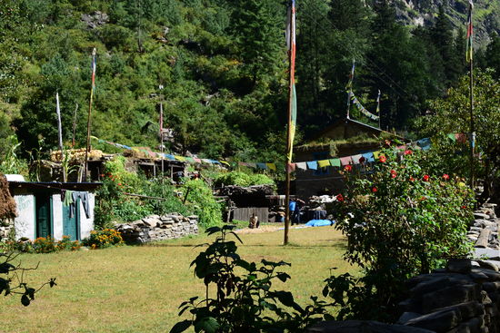 Dorf auf dem Weg nach Kageni
