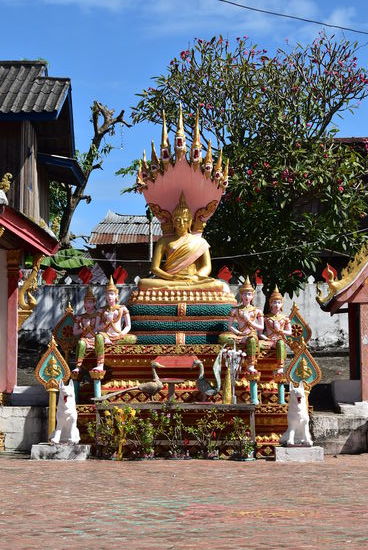 Tempel im Dorf