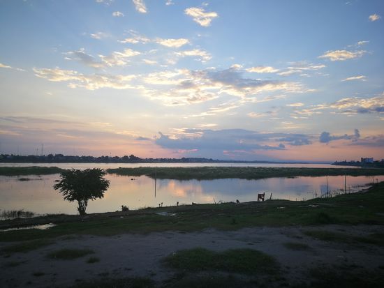Sonnernuntergang hinter Wolken