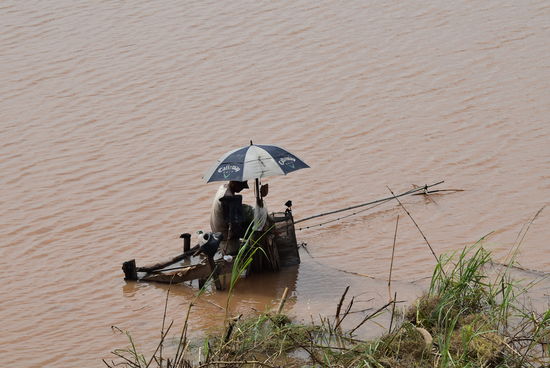 Sonntagsbeschäftigung am Mekong