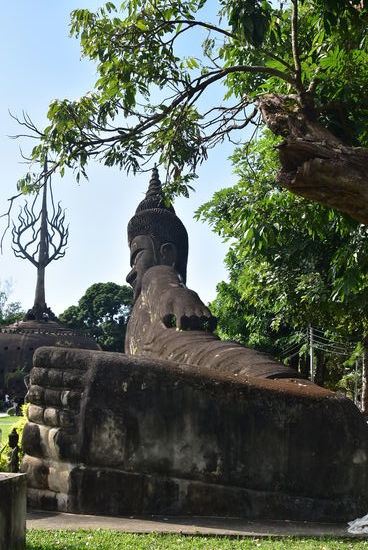 Ganz schön große Füße! Liegender Buddha