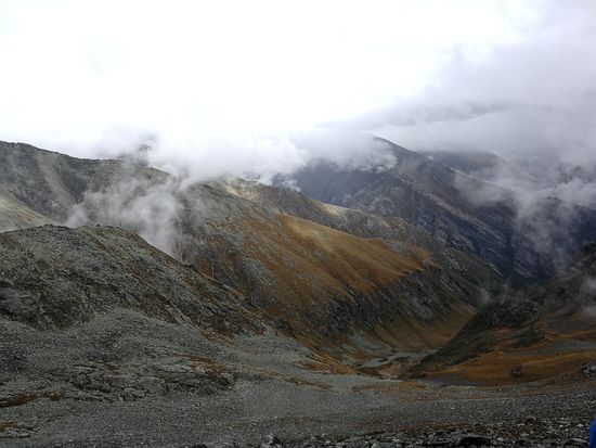beim Abstieg hat sich der Nebel für einen kurzen Moment gelichtet
