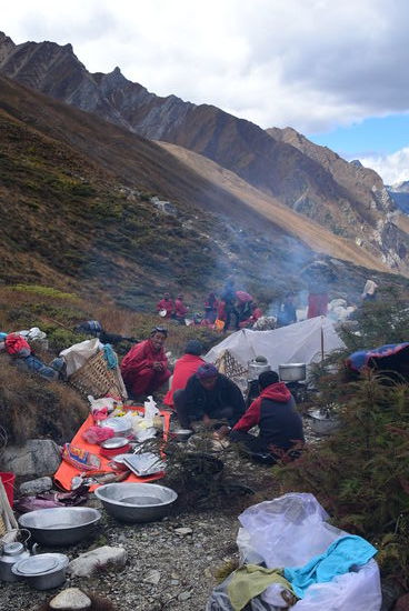 Mittagspause; unglaublich was die Küchencrew immer wieder gezaubert hat