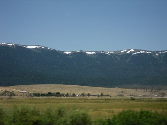 Wieso gibt es hier in der "Wüste" noch Schnee im Sommer?
