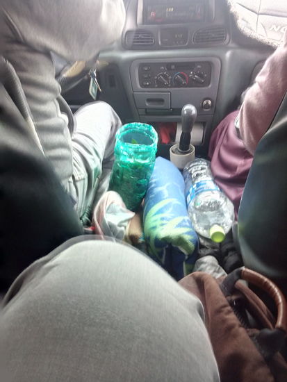 Im grünen Beutel die Tagesration Coca Blätter unseres Fahrers.