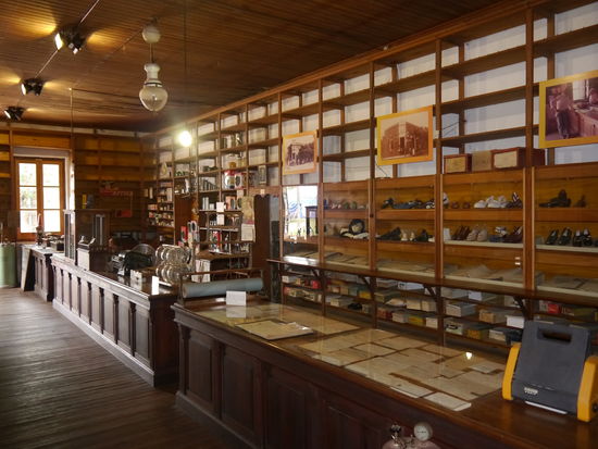 Das Kolonialwarengeschäft Casa Muga in San Gregorio de Polanco, in Betrieb bis 2007.