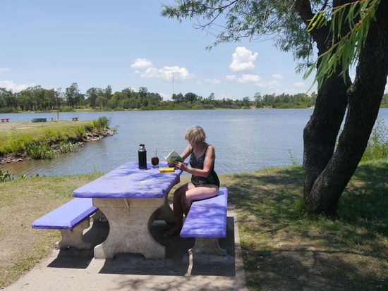 Baden am Fluss, im Hintergrund der Rio Negro, super sauber!