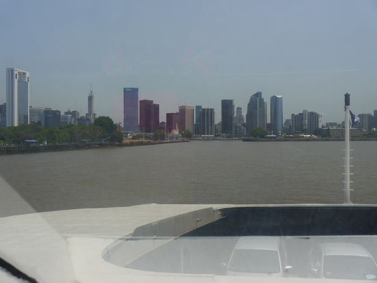 Annäherung, vom Rio de la Plata aus.