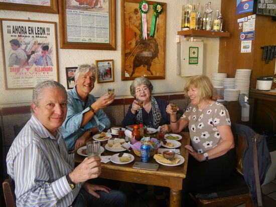 Cantina El Toreo
Av 27 de Septiembre 415, Obregon, 37320 León, Gto., Mexiko