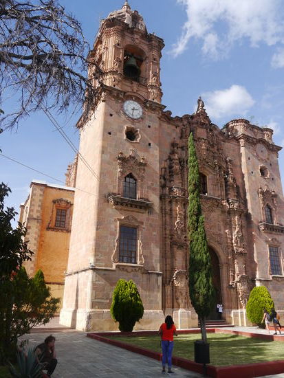 Die Basilika oberhalb der Mine