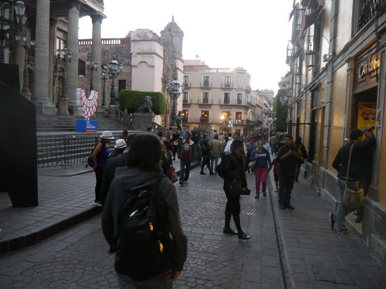 Abendstimmung während des Festivals Cervantino in Guanajuato