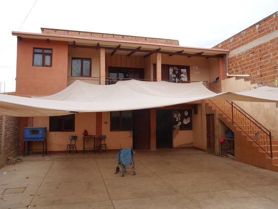 Innenhof und Eingang.