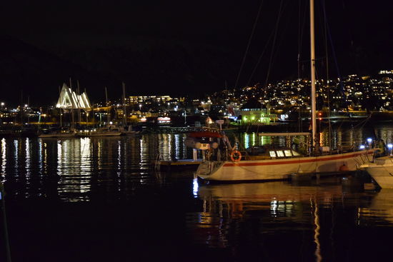 Hafen_links_Kathedrale