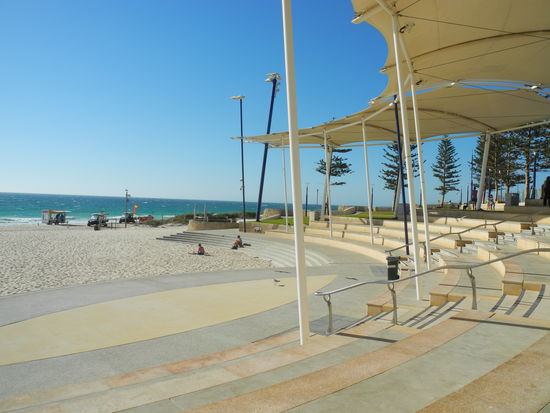 Amphitheater am Scarboroughbeach:
Hier findet jeweils der Thursdaymarket statt, sowie andere Anlässe, wie zB Tanzkurse etc