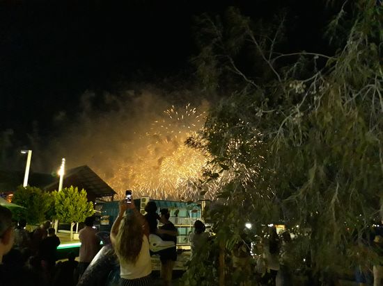 das Feuerwerk hat begonnen. Es dauerte unglaublich lange 30 Minuten!