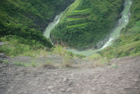 Und immer gähnt der Abgrund !