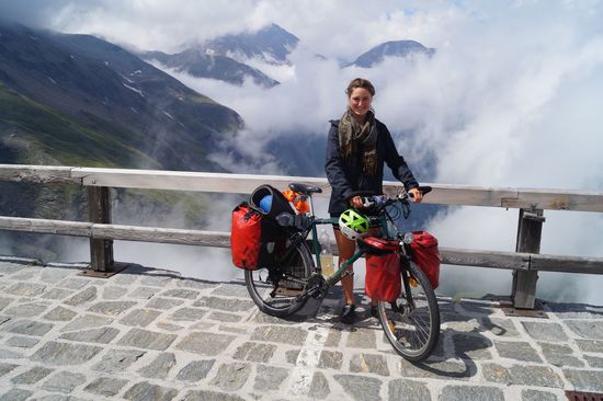 Abfahrt vom Groß Glockner durch die Wolken
