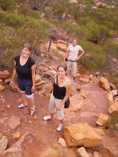 Anja, Julie &amp; Florian beim Aufstieg auf den Wilpena Pound!
