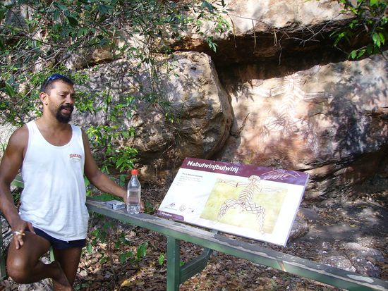 Genda, unser Guide, ist ein Halb-Aborigine, der uns viel ueber die Kultur und das Leben der australischen Ureinwohner berichten konnte...!