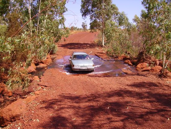 Unser Auto, das inzwischen den Namen "Magic Walburga" traegt, musste einige Huerden meistern...!