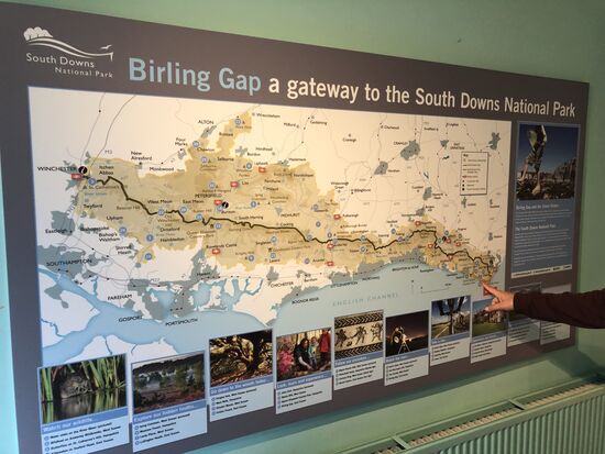 Im Birling Gap Visitor Centre erfahren wir mehr über die Geschichte der Gegend, die Weltkriegsvergangenheit, die Schiffbrüche und den South Downs National Park.