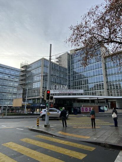 LE PLAZA - Genf 31.12.2022 "NOUS SOMMES DANS Un FILM MUET
LE PLAZA - Genf August 2021 "I SCREAM YOU
SCREAM WE ALL SCREAM FOR ICE CREAM"