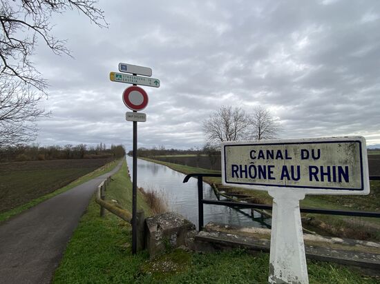 Auf dem Canal du Rhône au Rhin geht es schnurstracks bis nach Straßburg.