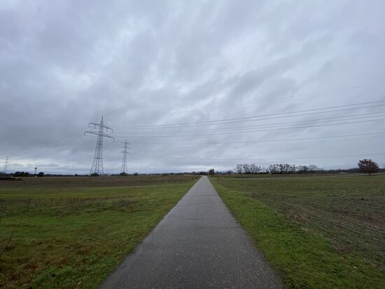 Den Abschnitt Karlsruhe - Mannheim kürze ich an diesem Sonntag über nur bedingt schöne Strecken ab. Mein ICE zurück gen Dreiländereck am Nachmittag ruft.