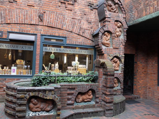 "Sieben Faulen Brunnen" in der Böttcherstraße.