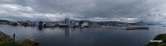 Silhouette einer jungen aufstrebenden Stadt (Bodø).