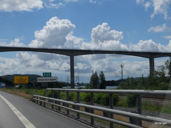 Hier begann das Abenteuer vor Wochen, jetzt endet hier für uns der Inlandsvägen. Nach fast 9.000 km Fahrt ist der Stadtrand von Göteborg erreicht.