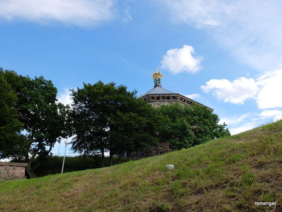 Stansen Kronan, eine ehemalige Verteidigungsanlage der Stadt, bietet als Aussichtsplattformersatz wunderbare Ausblicke. Die 23 Kanonen da oben wurden zum Glück niemals gebraucht oder eingesetzt.