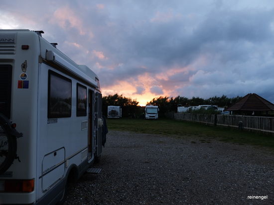 Kein Feuer, sondern nur ein eindrucksvoller Sonnenuntergang in Voersa.