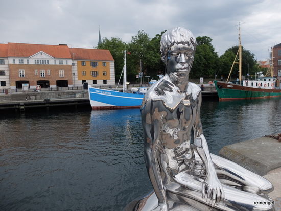 Der "berühmte" kleine Seejungmann von Helsingør.
