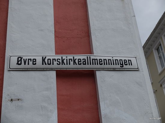 Name der Gasse ist länger als die Gasse breit ist.