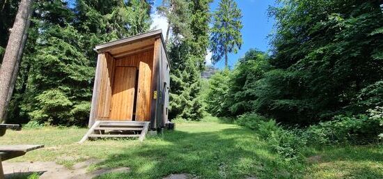 Rechts neben der Hütte die Felsen des Kleinen Zschirnsteines