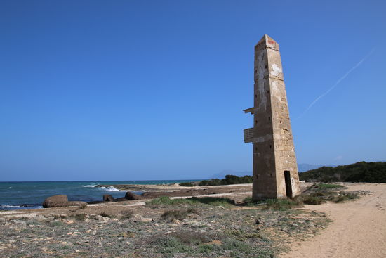 Einer der Peiltürme