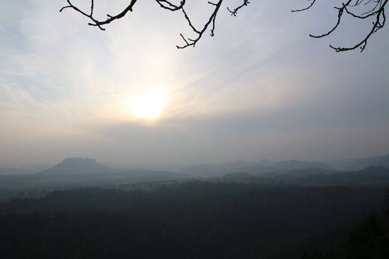 Sonnenuntergang hinter dem Lilienstein