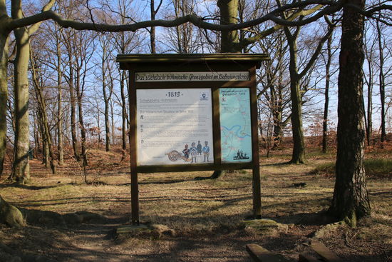 Interessante Infos zur Geschichte des Hügels (Napoleonschanze)