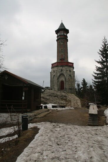 Der schöne alte steinerne Turm Stepanka