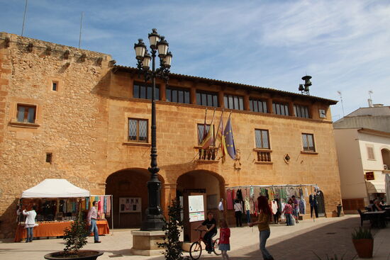 Das Rathaus von Lllucmajor