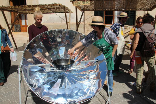 Noch nie so gehen- mit Hilfe der mallorquinischen Sonne wird in dieser Parabolschlüssel Essen gegart !!!!