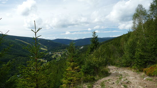 Die ersten Häuser von Spindlermühle sind in Sicht!