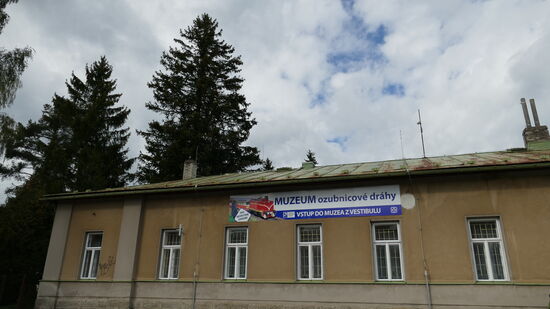 Das Eisenbahnmuseum im Bahnhofsgebäude in Korenov