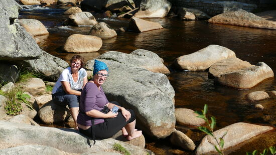 Tut das gut- ein Fußbad im eiskalten Gebirgsfluß