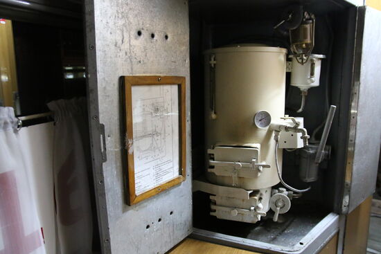 Unverzichtbar: der Samowar. 24 Stunden täglich gibt es hier heißes Wasser. Für Kafffe, Tee, Suppen, zum Zähneputzen,....